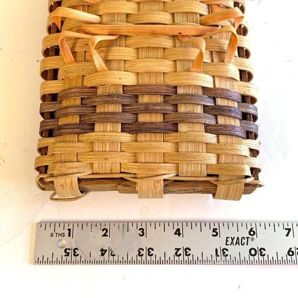 Wicker Hanging Wall Basket Brown Made in Alaska Signed with a Crab - Picture 7 of 8